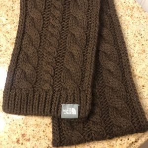 North face cable knit scarf